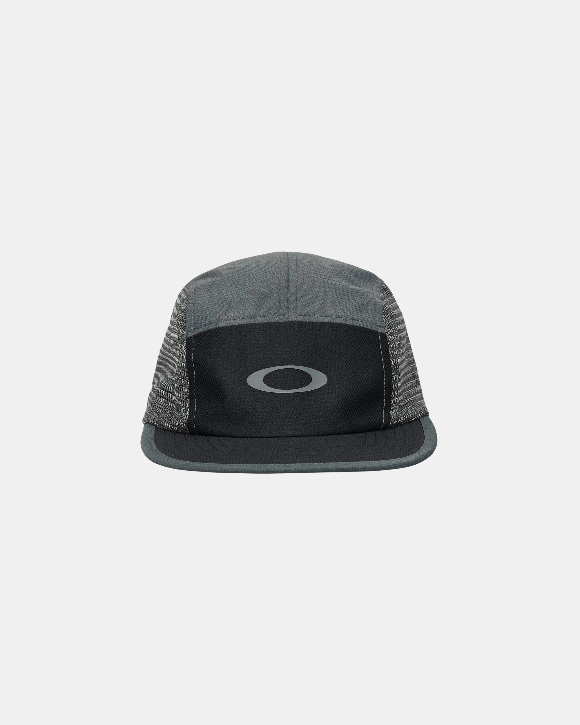 Latitude Arc Cap Blackout