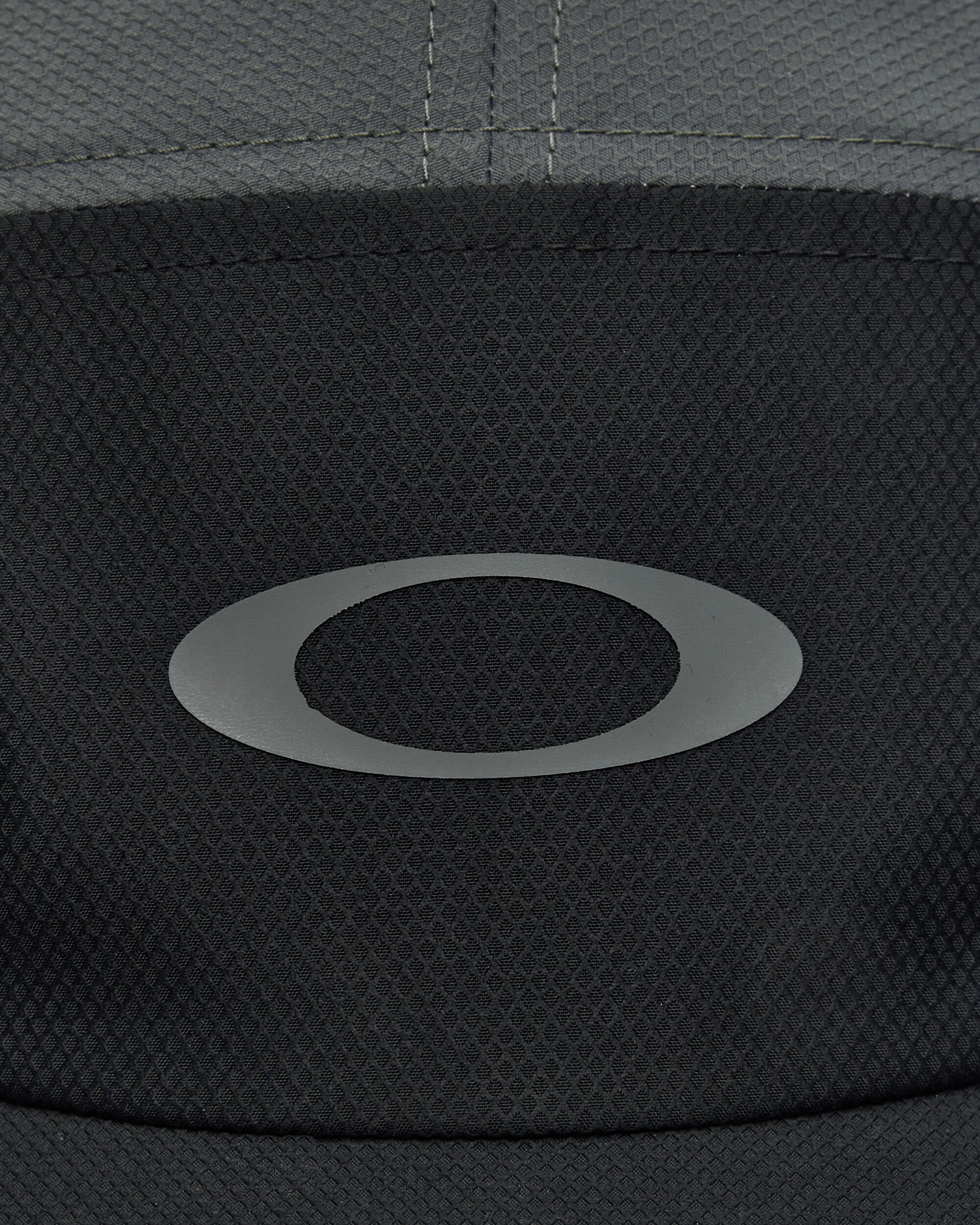 Latitude Arc Cap Blackout