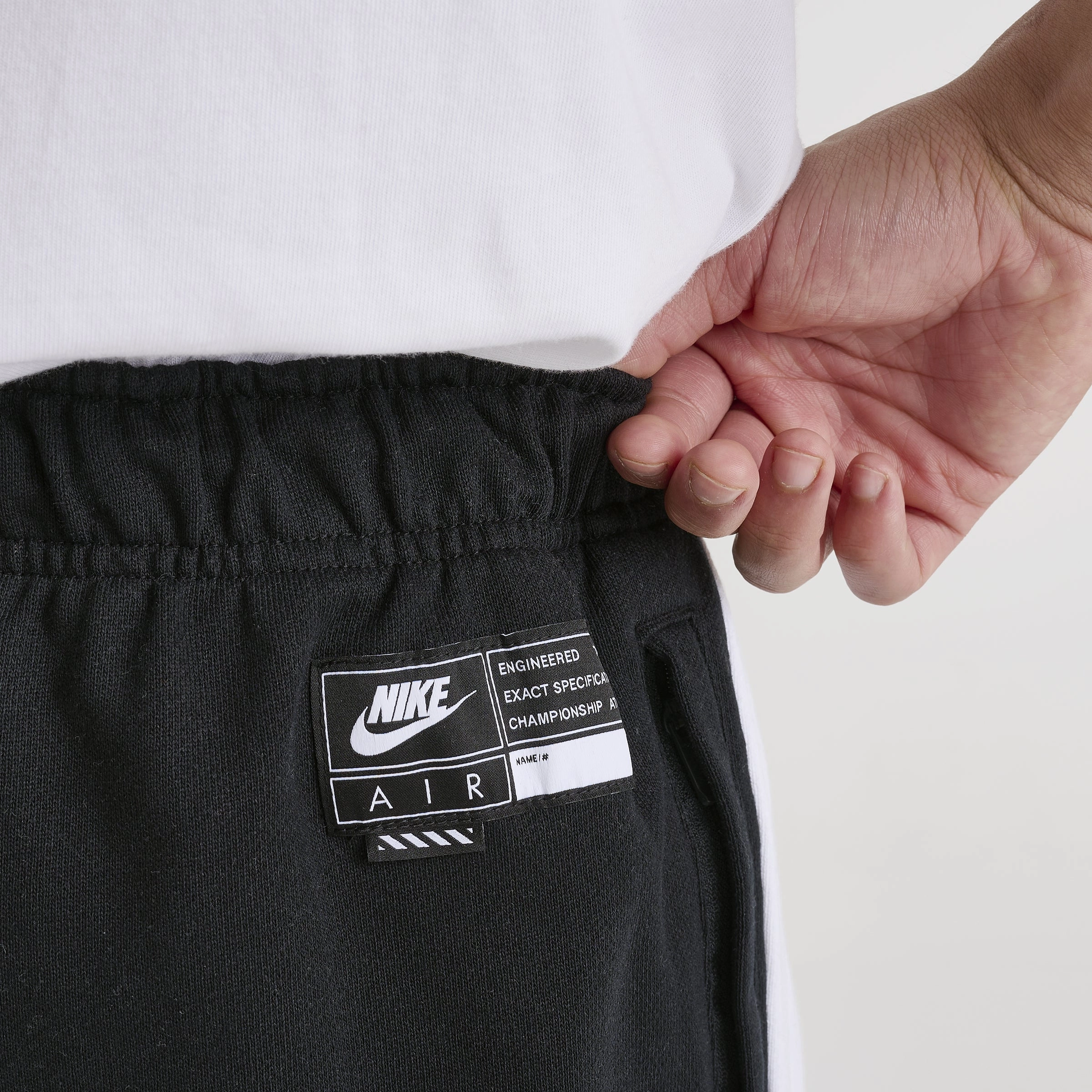 Nike Air Fleece Shorts Black / White - White