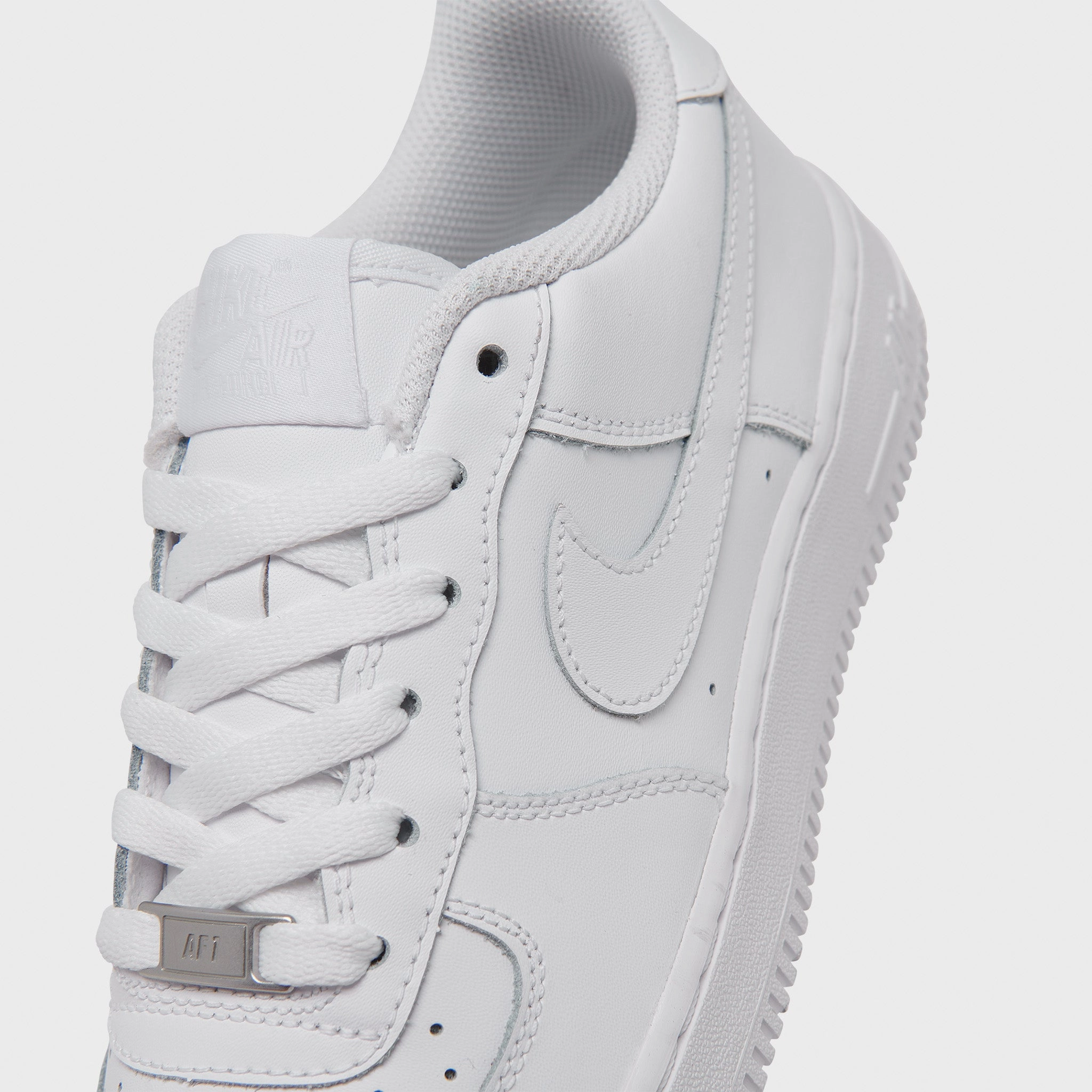 Nike Air Force 1 LE GS / White