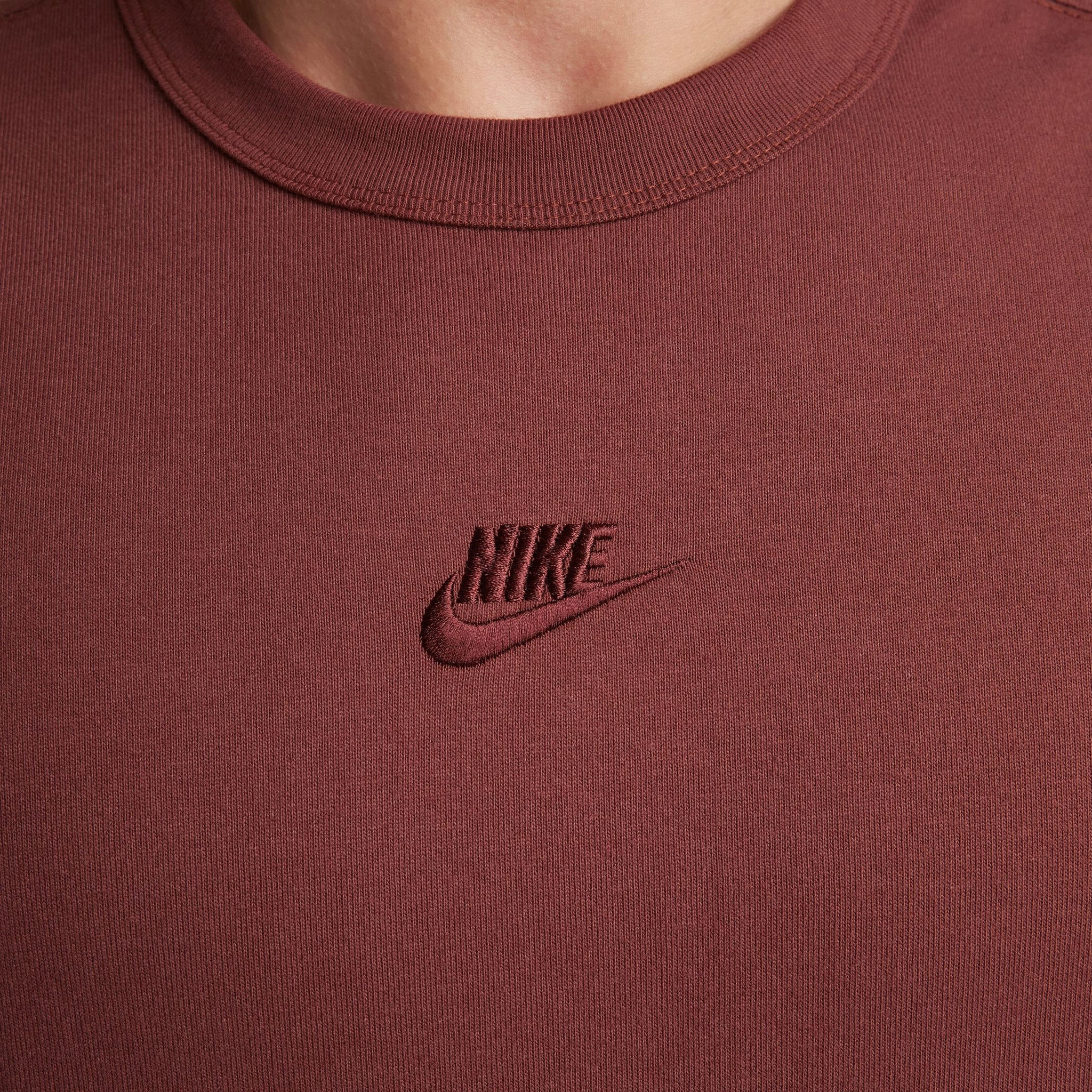 Nike Sportswear Premium Essentials T-Shirt / Dark Pony