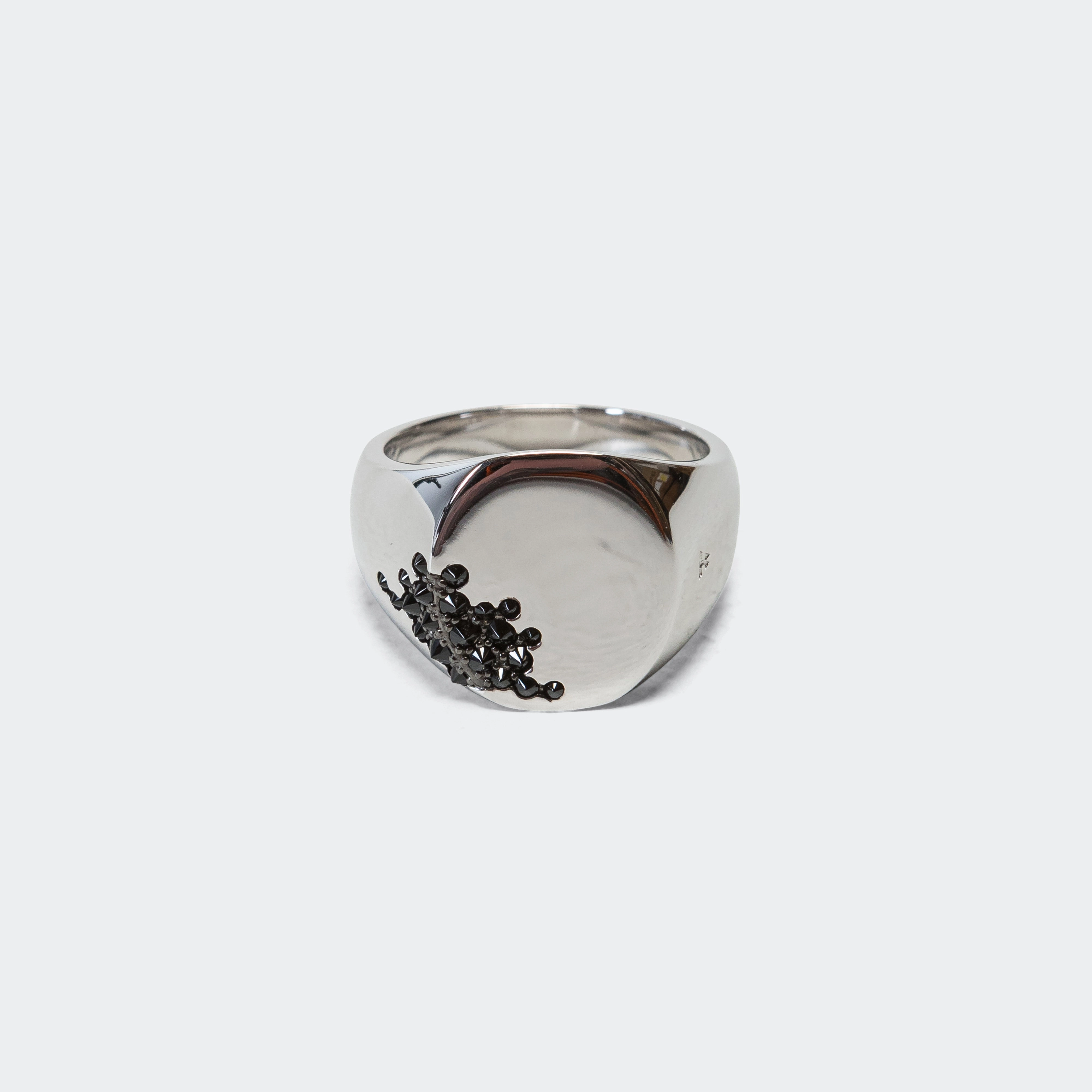 Oval Ring - Black Molecule
